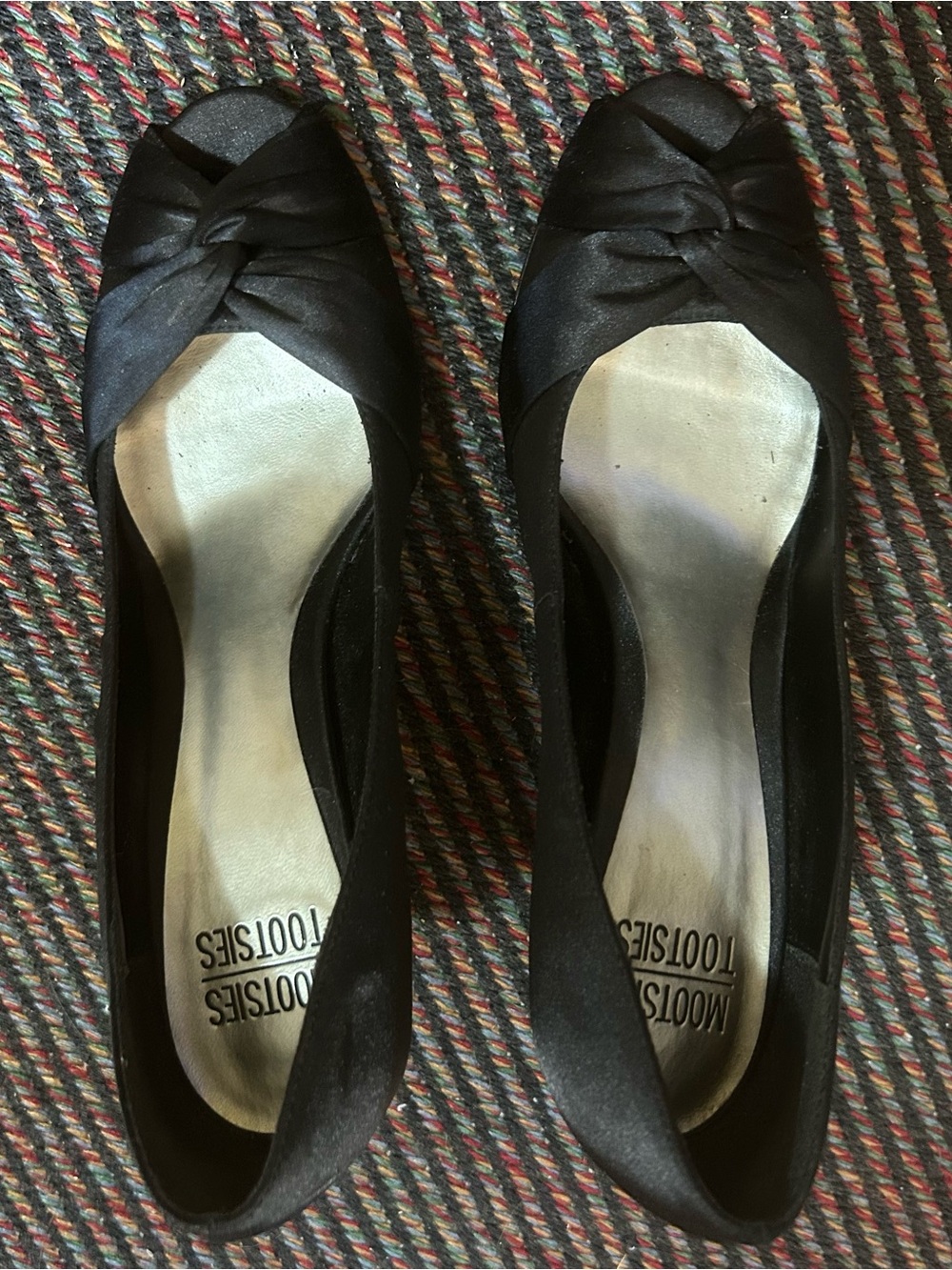 Mootsies Tootsies Black Satin Knotted Peep Toe Classic Pump Heels 9.5